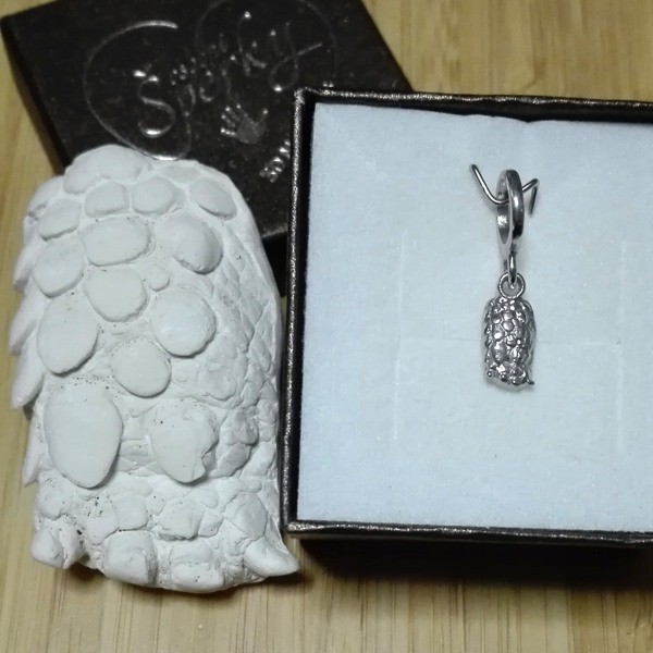 Stříbrný osobní šperk z 3D odlitku tlapky zvířecího mazlíčka